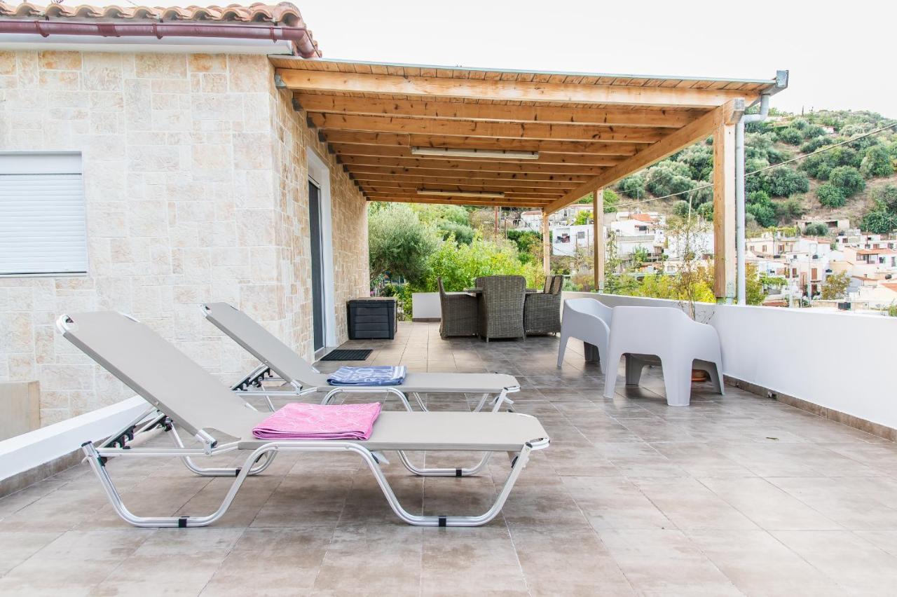 Chic & Spacious House In Rodia Heraklion エクステリア 写真