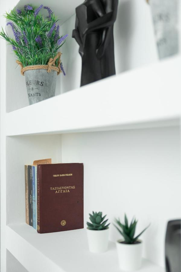 Chic & Spacious House In Rodia Heraklion エクステリア 写真