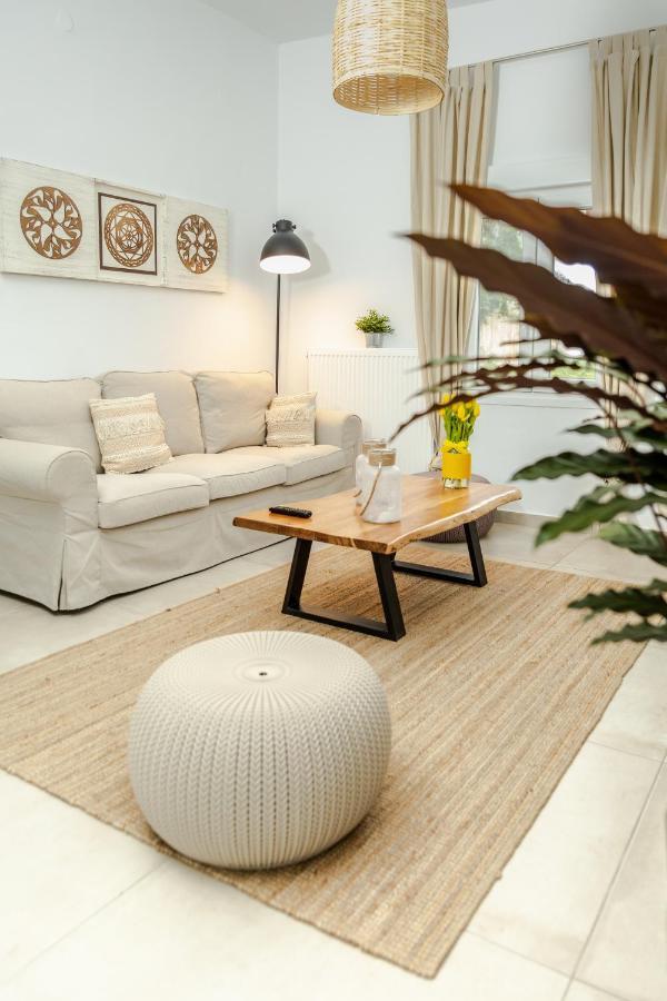 Chic & Spacious House In Rodia Heraklion エクステリア 写真