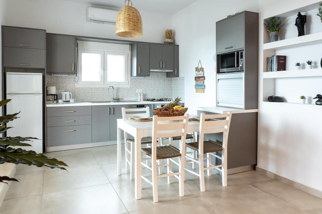 Chic & Spacious House In Rodia Heraklion エクステリア 写真